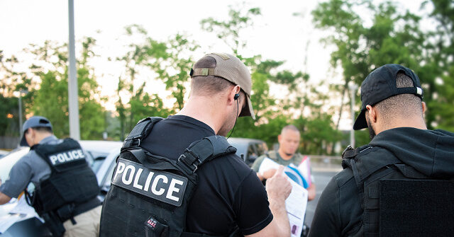 Illinois’ Biggest County Slams Ban on ICE arrests in Courthouses Illinois’ Biggest County Slams Ban on ICE arrests in Courthouses