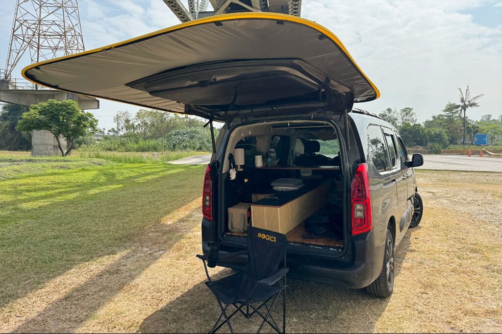 Instantly Transform Your Vehicle into an Outdoor Workspace for Only $90.