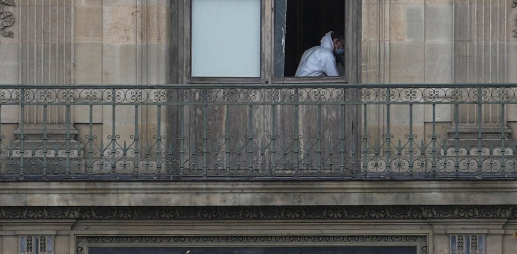 The Mona Lisa, a gold toilet and now the Louvre’s royal jewels: a fascinating history of art heists