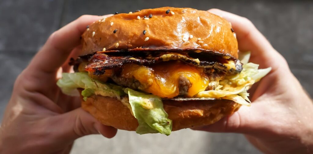 Our brains evaluate food within milliseconds, long before we’ve decided to eat it Our brains evaluate food within milliseconds, long before we’ve decided to eat it