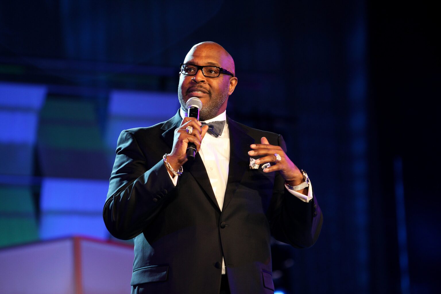 Holy Clapback! Bishop Marvin Winans & Roberta McCoy Set The Record Straight On Viral $2K Offering Moment (VIDEO)