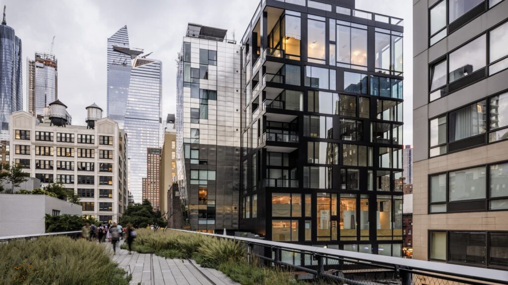 Inside Wealth: One in three Manhattan condo owners lost money when they sold in the last year