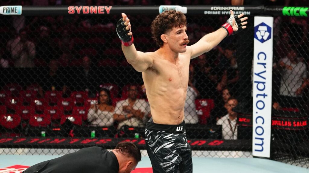 Preliminary card fighters bank UFC 321 bonuses