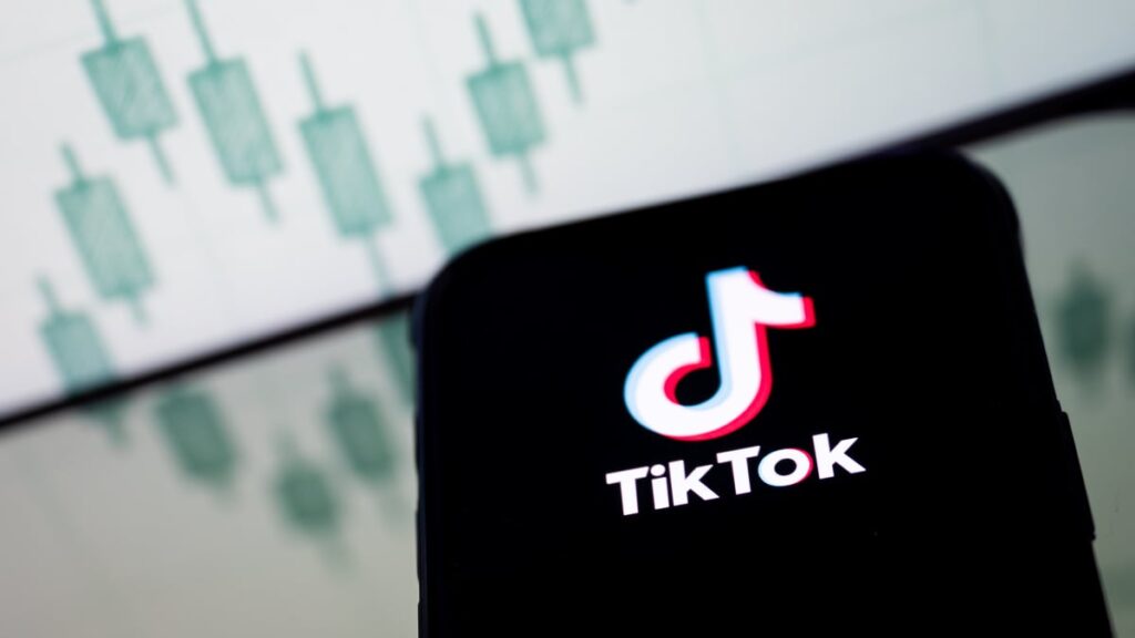 TikTok announces two new AI tools for creators: Smart Split and AI Outline