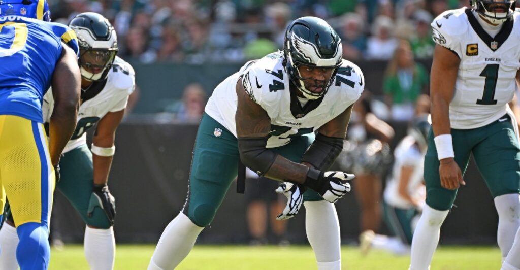 Eagles OL Fred Johnson becomes the NFL’s ultimate 6th Man vs. Giants Eagles OL Fred Johnson becomes the NFL’s ultimate 6th Man vs. Giants