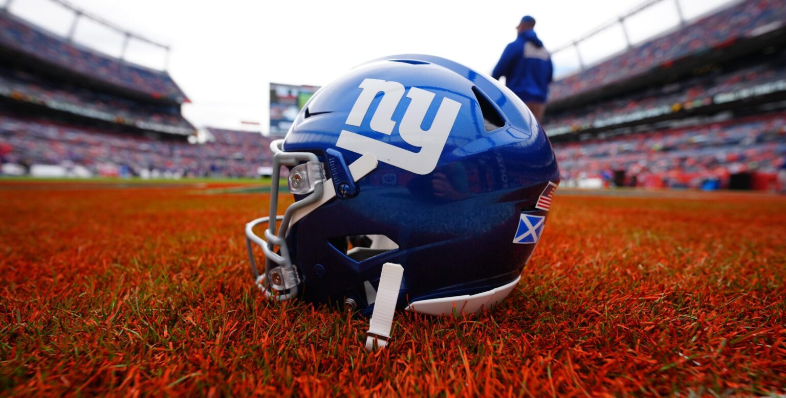 Ex-Vikings Quarterback Auditions for Giants