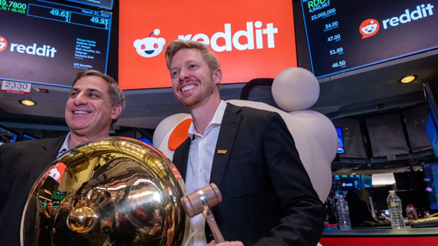 Reddit stock pops 14% after showing strong advertising and user growth