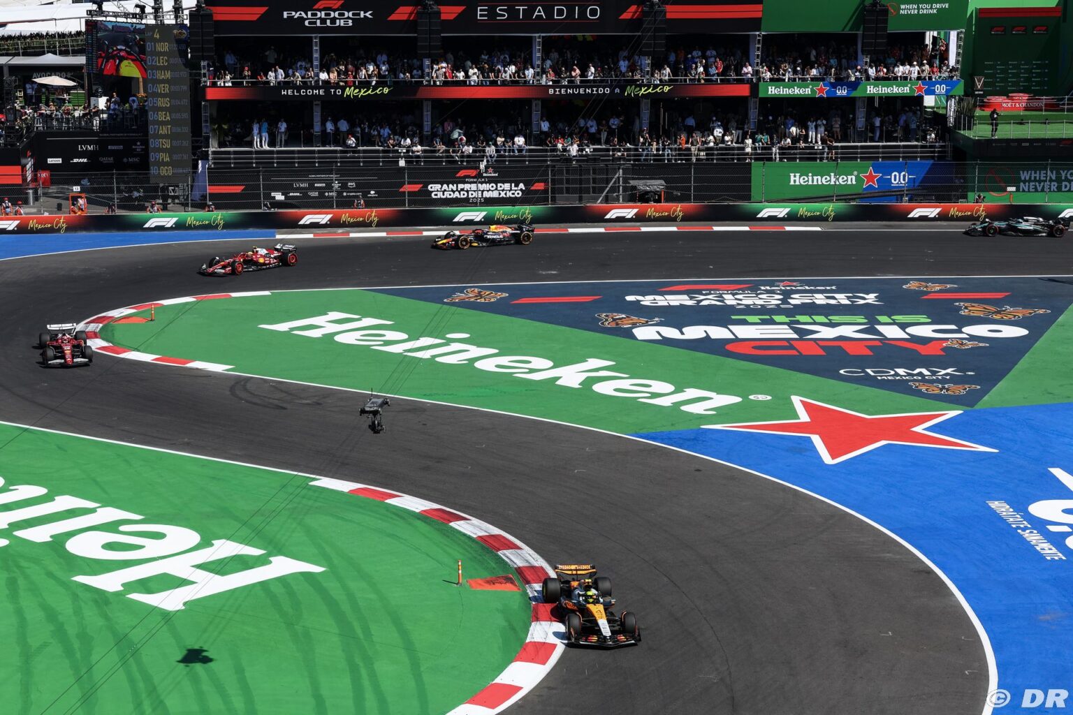 Comment la F1 choisit-elle les radios et les images qu’elle diffuse ?