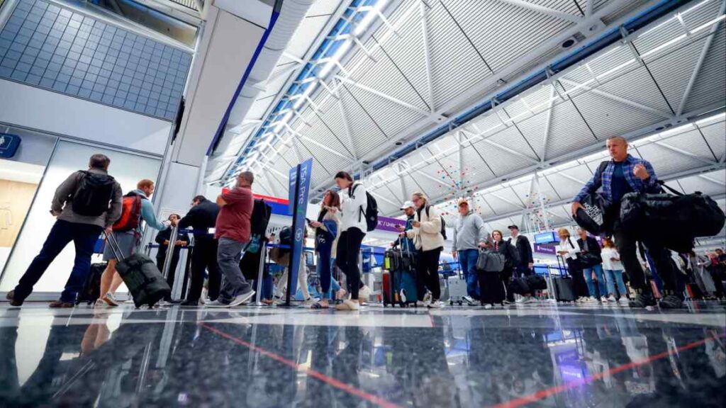 Hundreds of US flights cancelled as airport restrictions take effect Hundreds of US flights cancelled as airport restrictions take effect