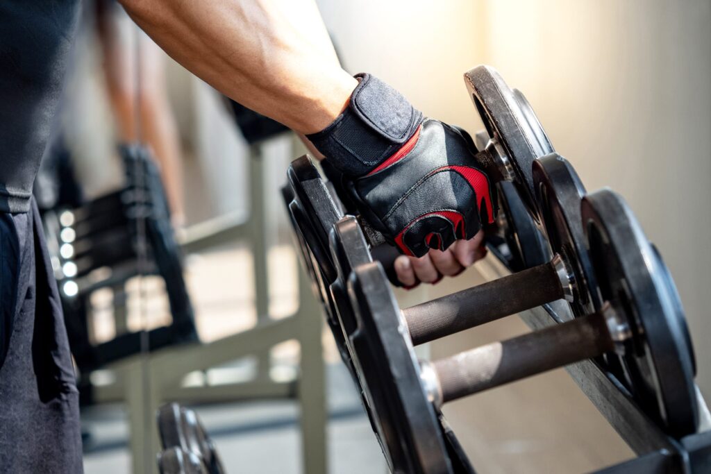 Should You Ever Wear Weightlifting Gloves?