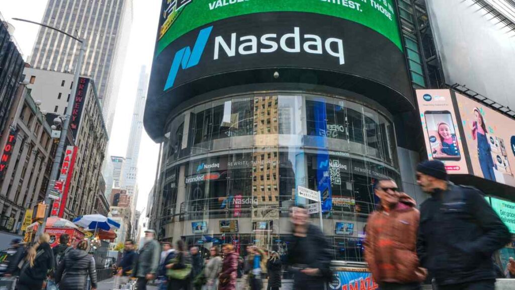 Wall Street stocks slide as tech jitters return