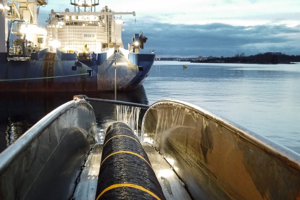 UK underwater market hits £9.4 billion: Project delays place offshore energy supply chain at risk UK underwater market hits £9.4 billion: Project delays place offshore energy supply chain at risk