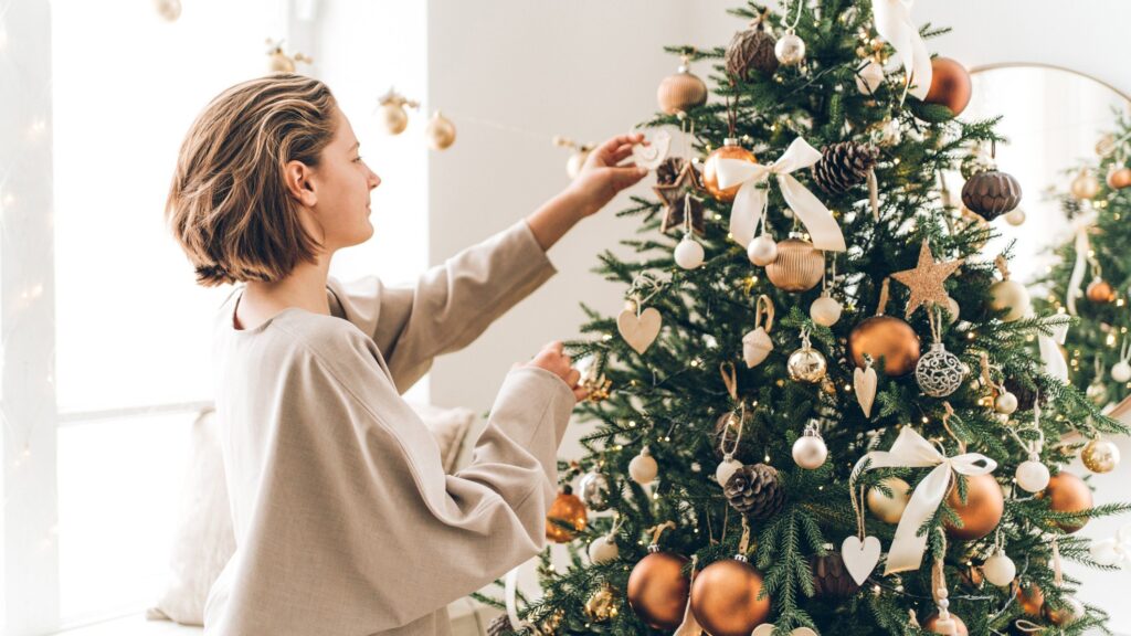 How to Tie a Perfect Bow Using Chair Legs