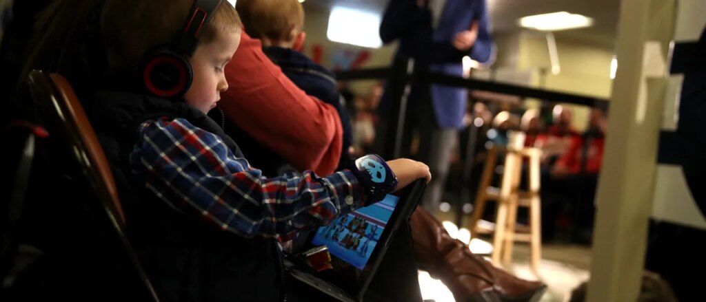 ‘No Critical Thinking’: Parents Sound Alarm As Tech Begins To ‘Replace The Teacher’