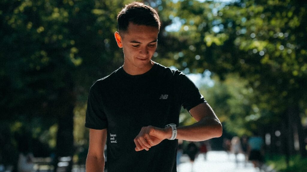 Alex Yee’s watch data predicting SENSATIONAL marathon time ahead of Valencia