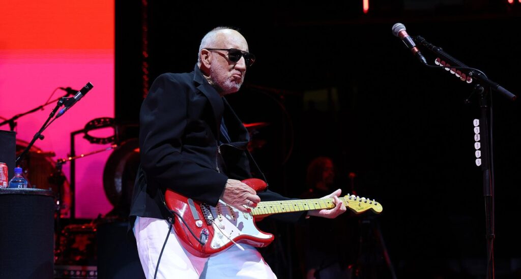 “There is a lot of fun to be had by putting random alternative bass notes under a chord”: Pete Townshend, RayDavies and David Bowie all used thirdinversionchords – here’s why (and how) you should, too “There is a lot of fun to be had by putting random alternative bass notes under a chord”: Pete Townshend, RayDavies and David Bowie all used thirdinversionchords – here’s why (and how) you should, too