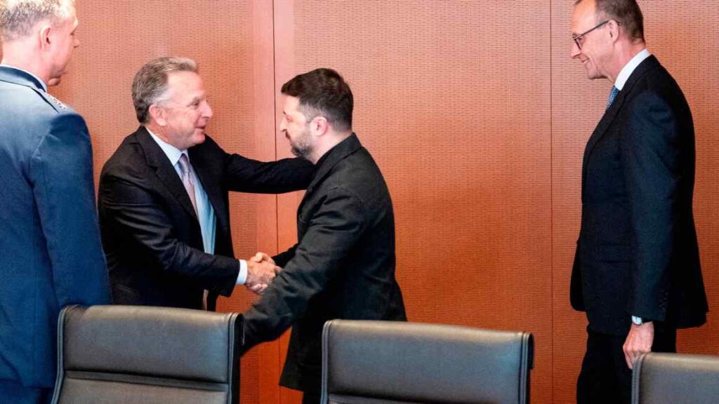 Ukraine offers to drop Nato membership demands