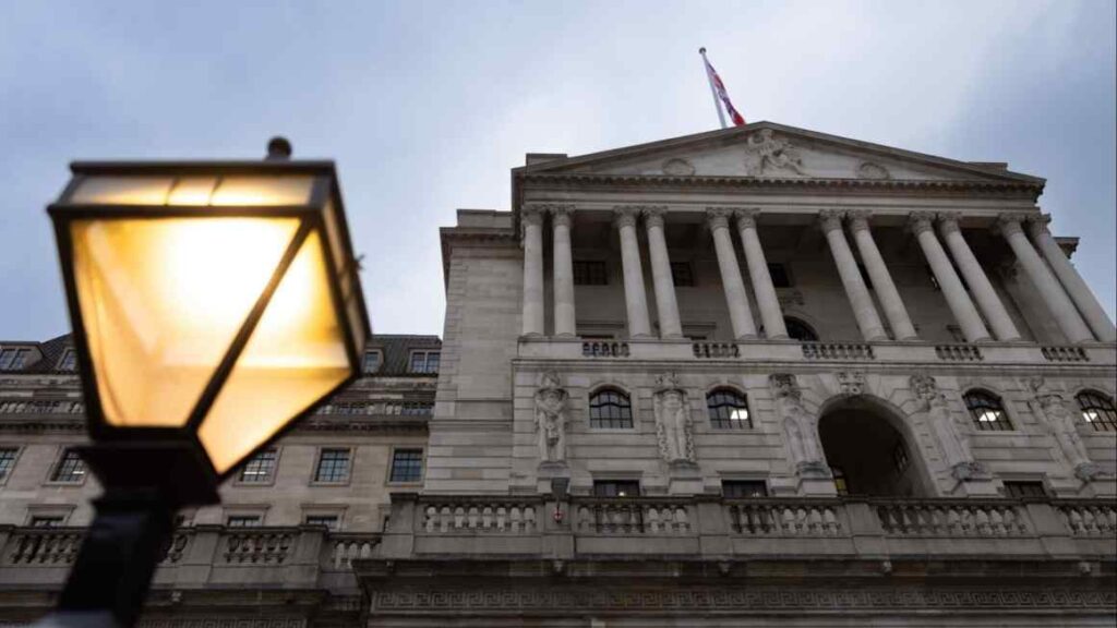 UK unemployment rate rises to 5.1 per cent