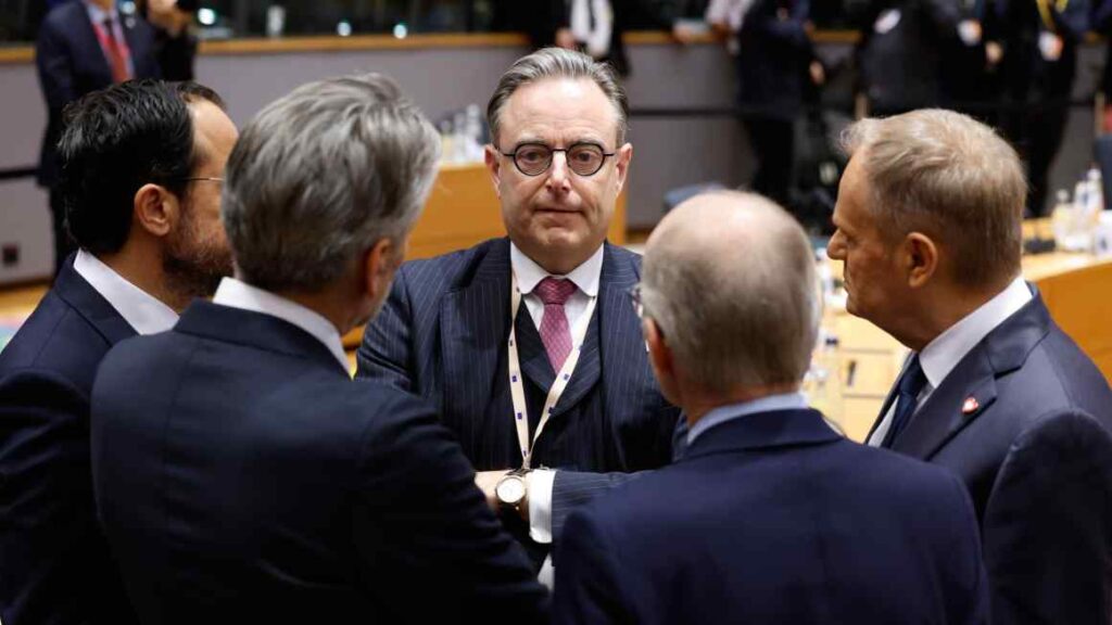 EU leaders vow to agree funding for Ukraine
