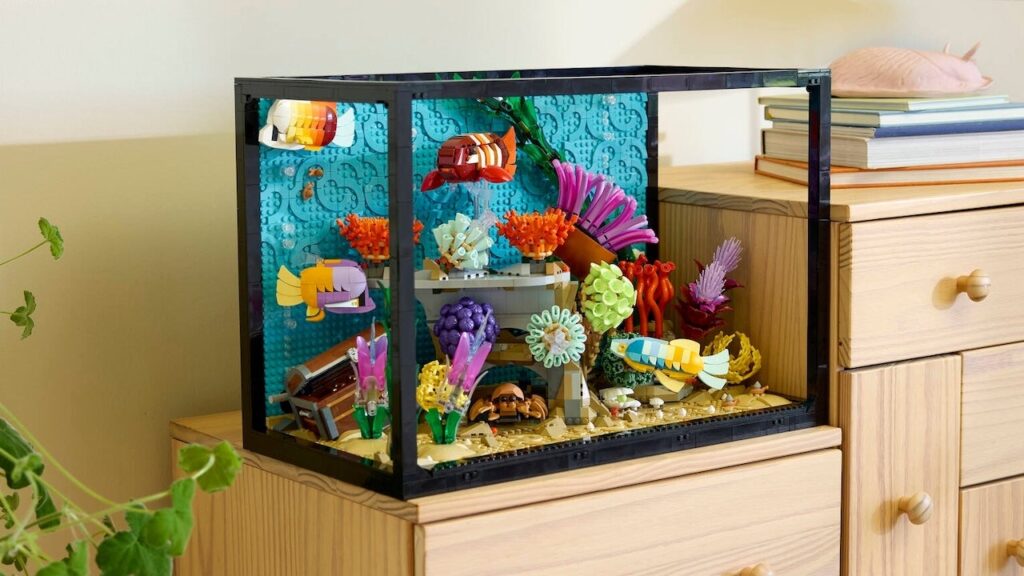 We Build LEGO Tropical Aquarium, a Decoration You Don’t Have To Clean