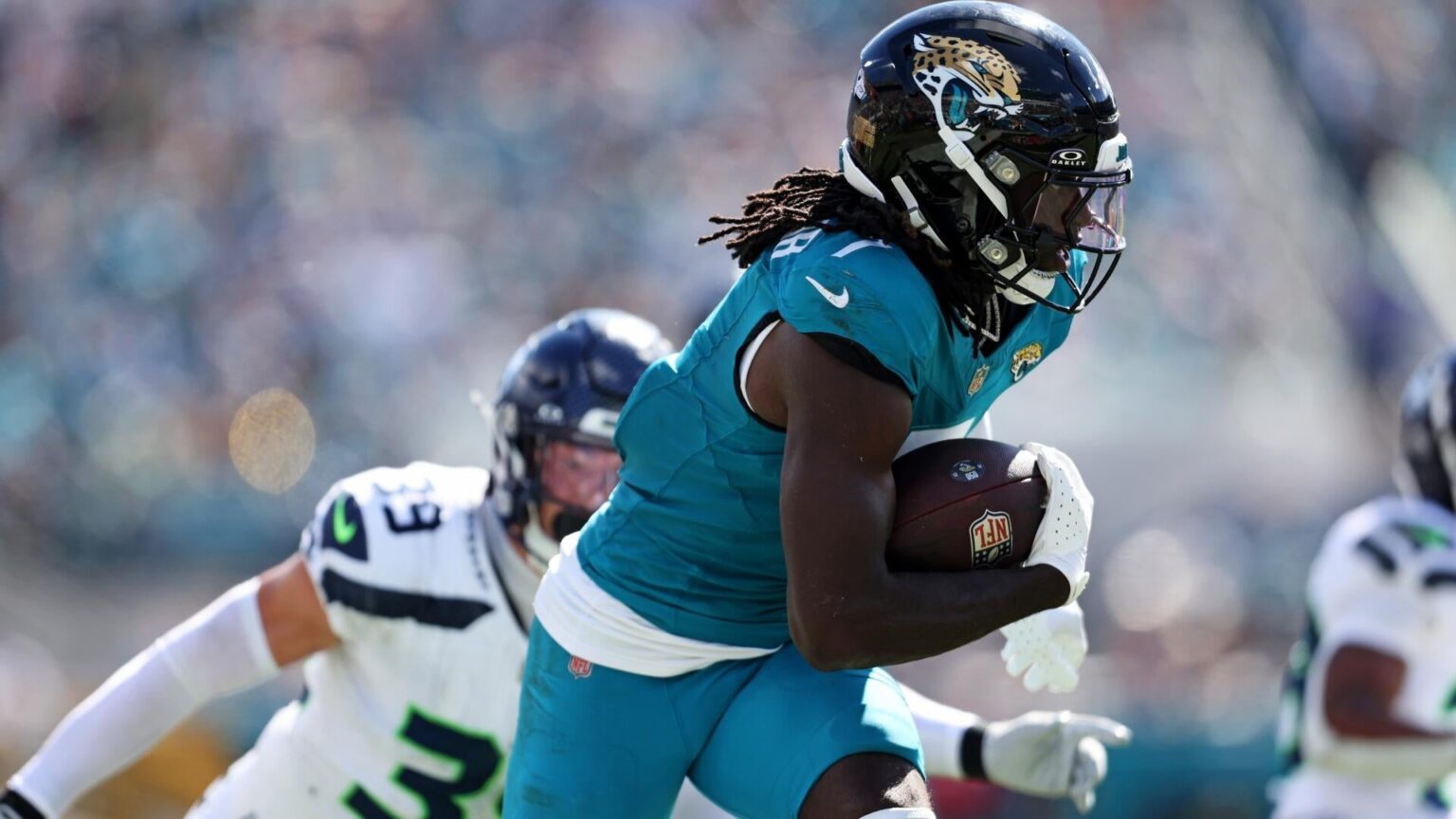 Fantasy football rankings, projections, lineups, sleepers and streamers for NFL Week 17 from proven NFL model