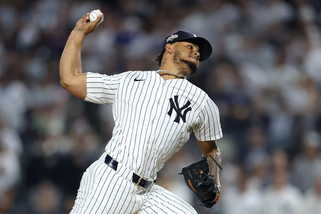 Yankees news: Doval and Rosario updates