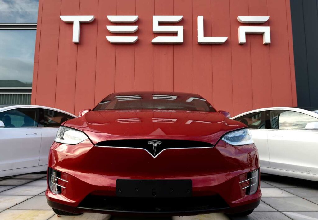 Tesla publicly posts a pessimistic forecast for fourth-quarter sales