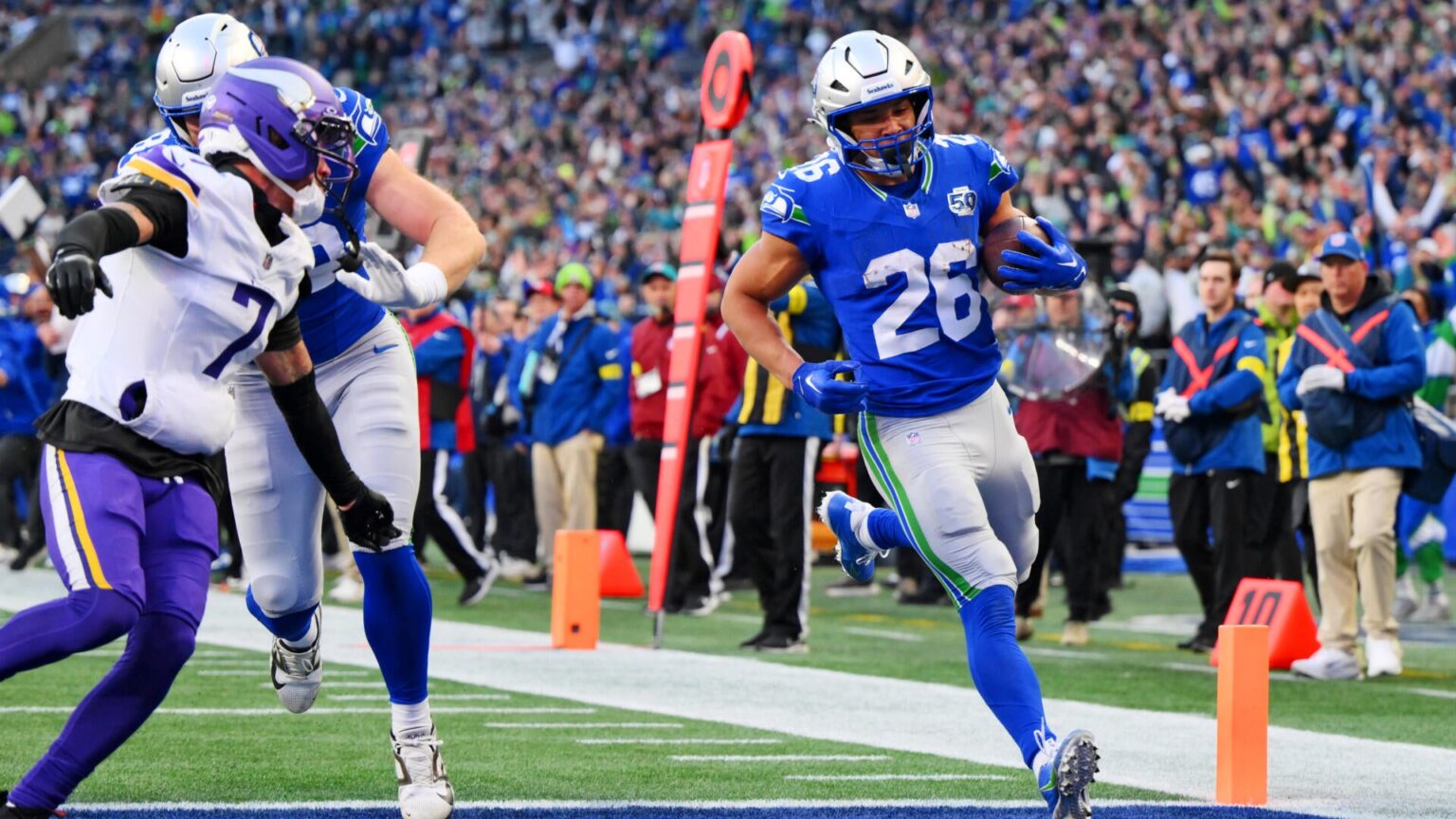 Week 18 NFL picks, odds, best bets from proven model: This 5-leg parlay pays nearly 25-1