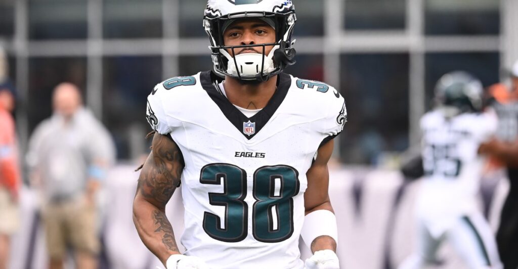 Eagles announce 3 moves