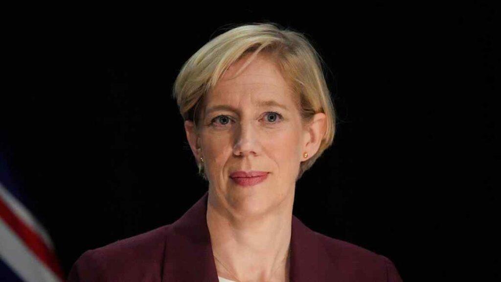 NZ central bank chief rebuked over support for Fed’s Powell