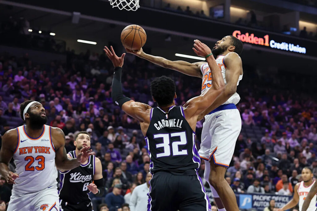 DeRozan moves to 22nd on career scoring list as Kings beat Brown, Knicks 112-101