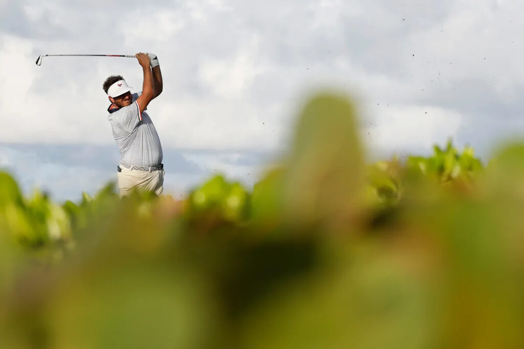 Taylor Dickson goes bogey-free to win Korn Ferry Tour season opener