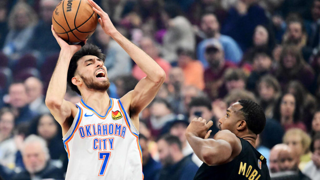 Defending champs too much for shorthanded Cavs to handle