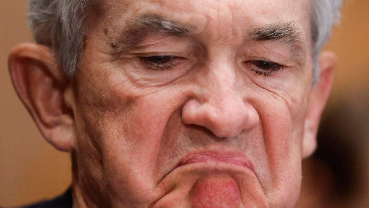 ‘Get Ready’-U.S. Dollar ‘Collapse’ Warning Issued As Markets Brace For Gold And Bitcoin Price Shocks