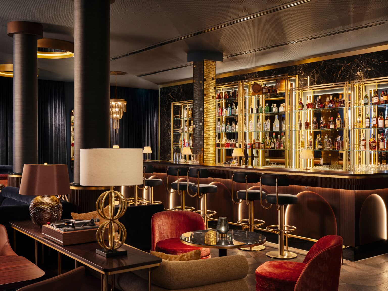 It’s Impossible to Tell the Boozy from the Booze-Free at This Munich Hotel Bar It’s Impossible to Tell the Boozy from the Booze-Free at This Munich Hotel Bar