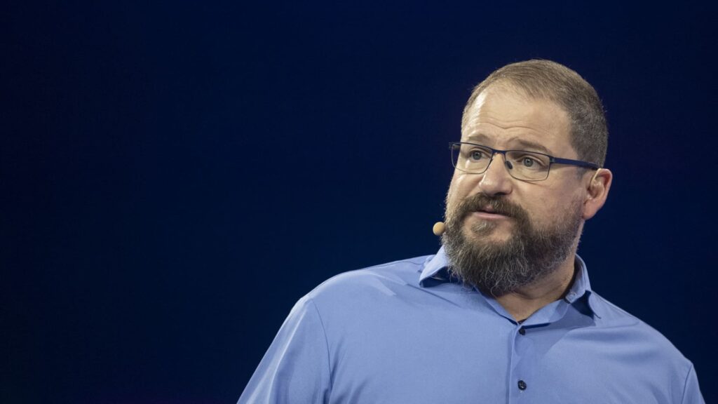 Qualcomm stock sinks as memory shortage drags on forecast