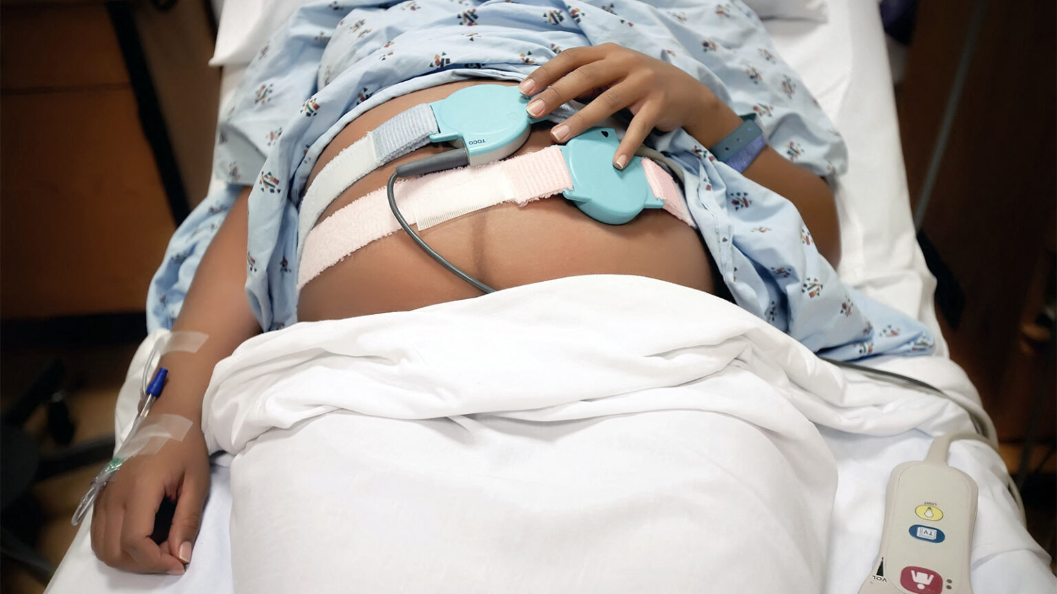 As ICE Uses Medicaid Data, Hospitals Are in a Bind Over Warning Immigrant Patients