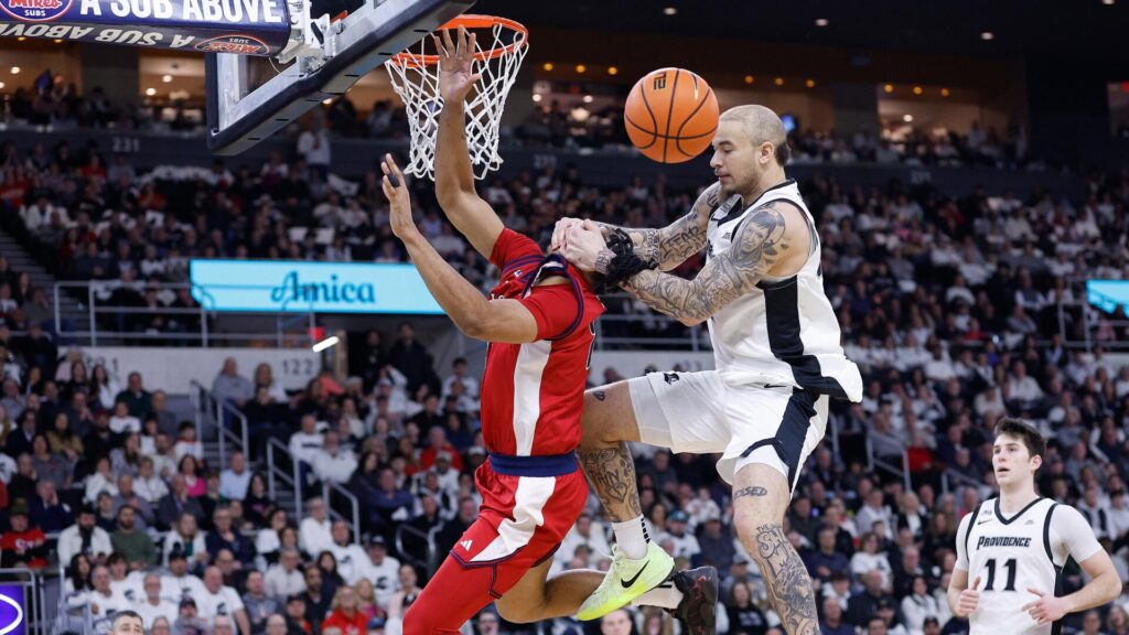 College basketball scores, winners and losers: St. John’s tops Providence after ugly fight; Florida leads SEC