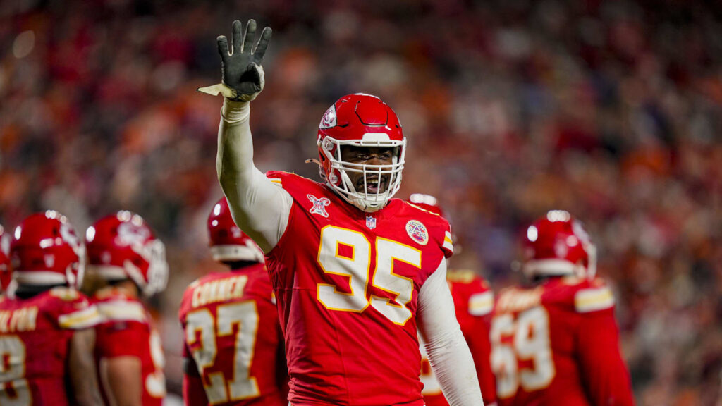 Chris Jones Is Already Recruiting Tyreek Hill to Return to the Chiefs