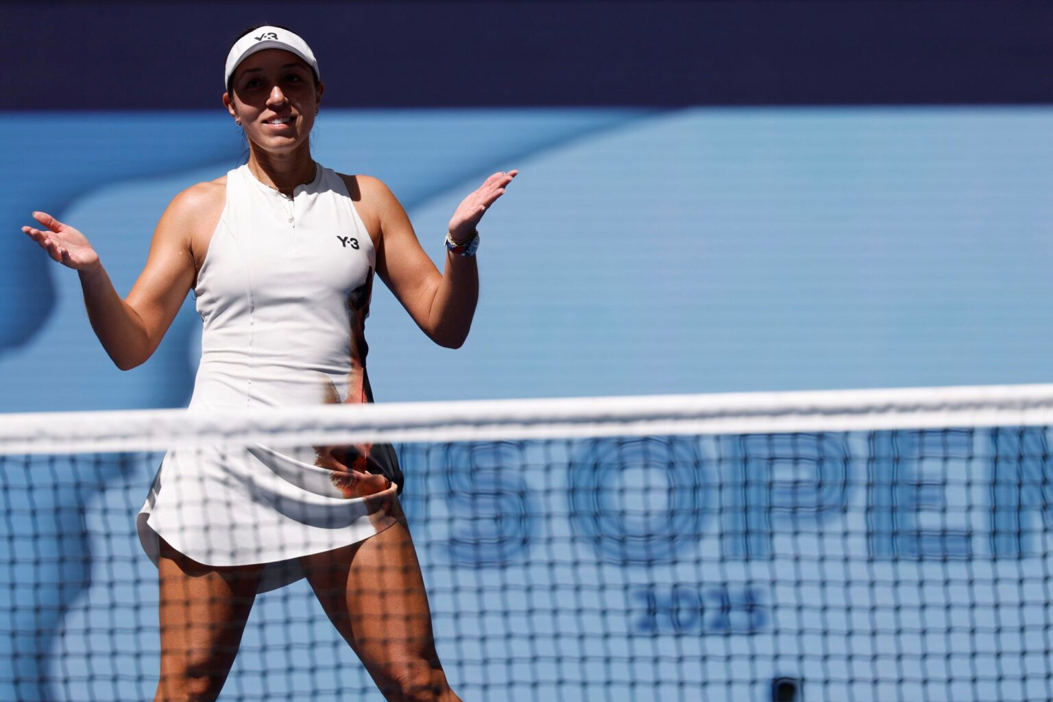 Jessica Pegula’s Sister Kelly Can’t Hide Her Excitement After American Lifts Dubai Trophy Jessica Pegula’s Sister Kelly Can’t Hide Her Excitement After American Lifts Dubai Trophy