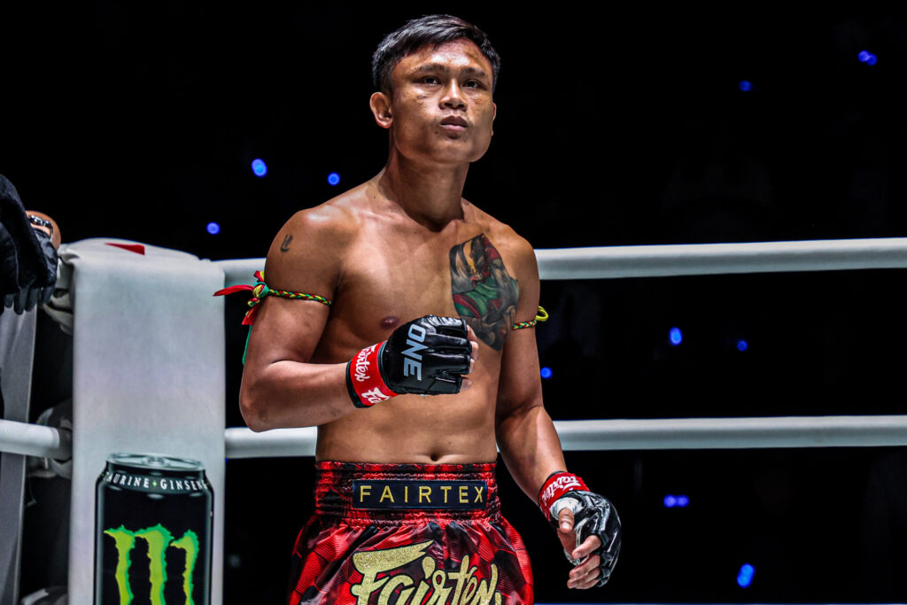 Chatpichit targets Tubtimthong knockout at ONE Friday Fights 144: “If he leaves an opening, I’m ending it”