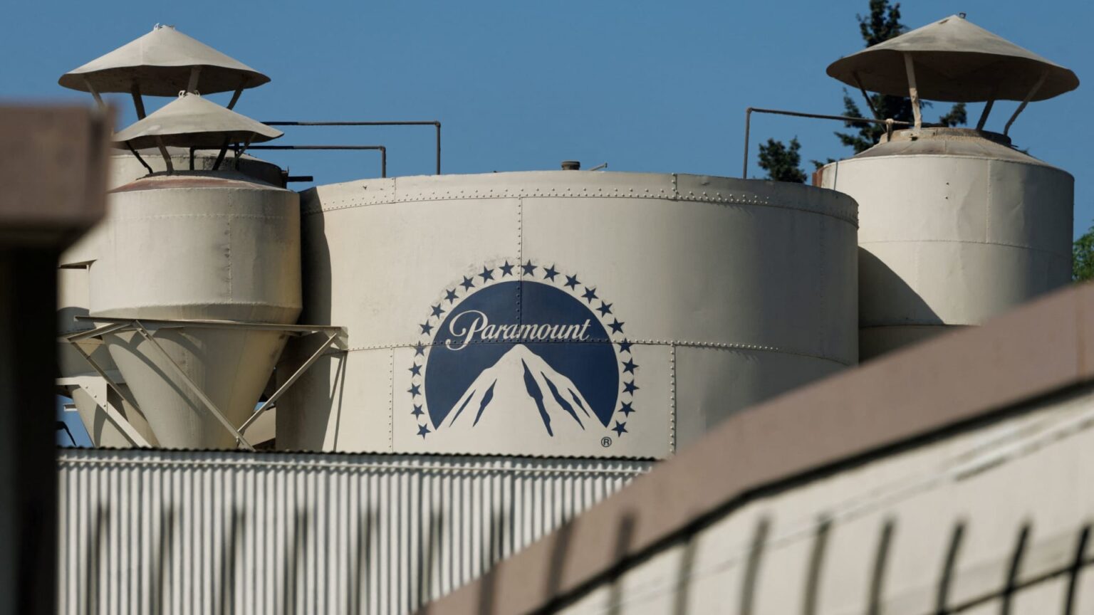 Warner Bros. Discovery deems Paramount Skydance offer superior to Netflix, starting 4-day matching clock Warner Bros. Discovery deems Paramount Skydance offer superior to Netflix, starting 4-day matching clock