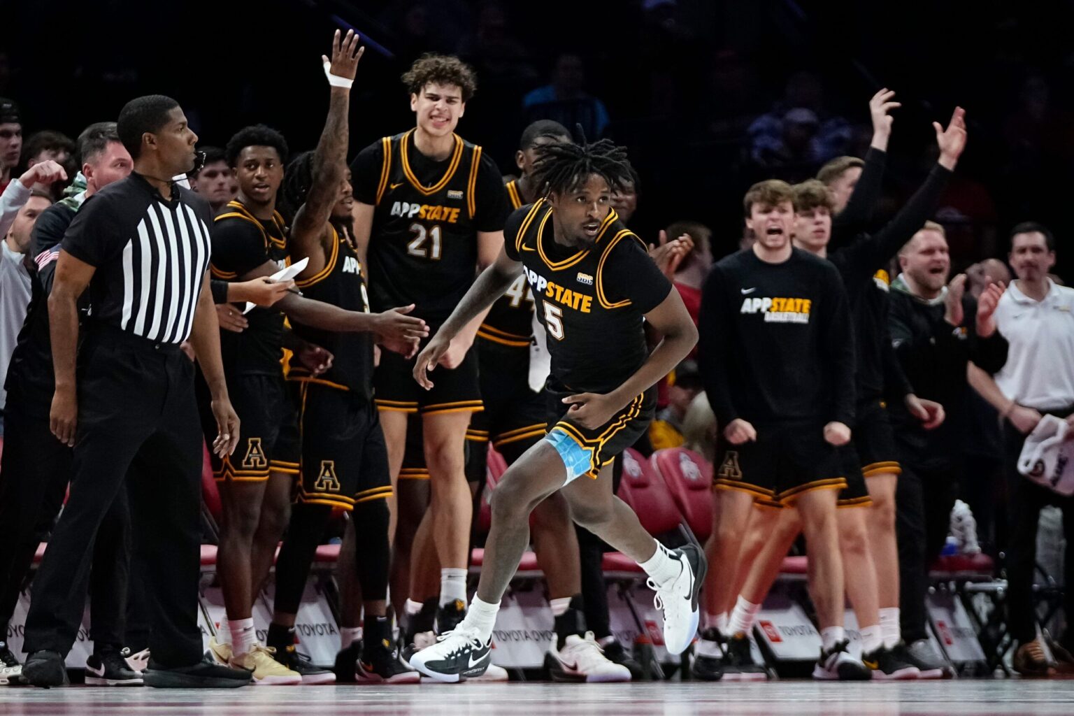 College Basketball World Reacts to Insane Possibility of a 7-Way Tie in the Sun Belt Entering Final Day of Regular Season