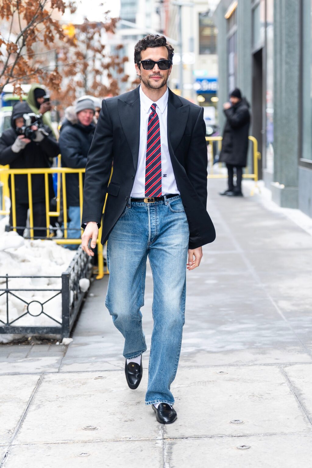 How to Dress like JFK Jr.: The Easy Formula That Still Works Today