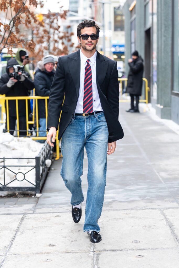 How to Dress like JFK Jr.: The Easy Formula That Still Works Today