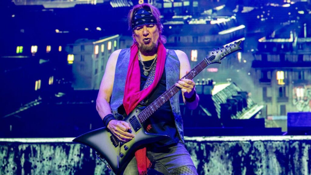 “That’s why I don’t like old Les Pauls”: The reason Adrian Smith isn’t keen on some vintage Gibsons “That’s why I don’t like old Les Pauls”: The reason Adrian Smith isn’t keen on some vintage Gibsons