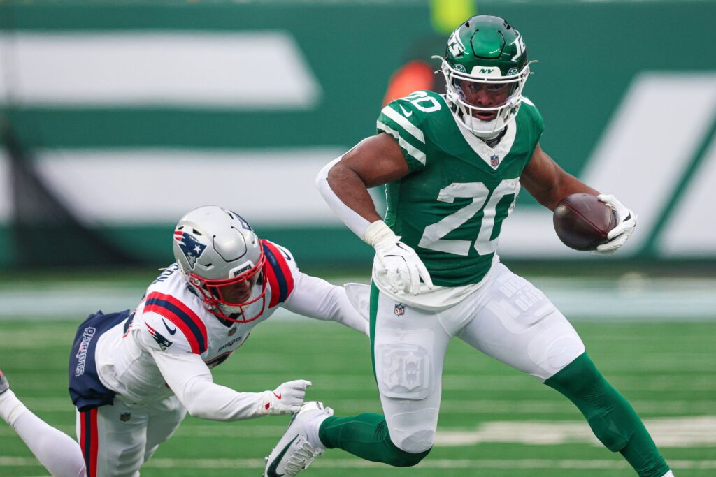 ‘Free Breece Hall From This Prison’ — NFL World Reacts to Jets Placing Franchise Tag on Star RB Before Free Agency ‘Free Breece Hall From This Prison’ — NFL World Reacts to Jets Placing Franchise Tag on Star RB Before Free Agency