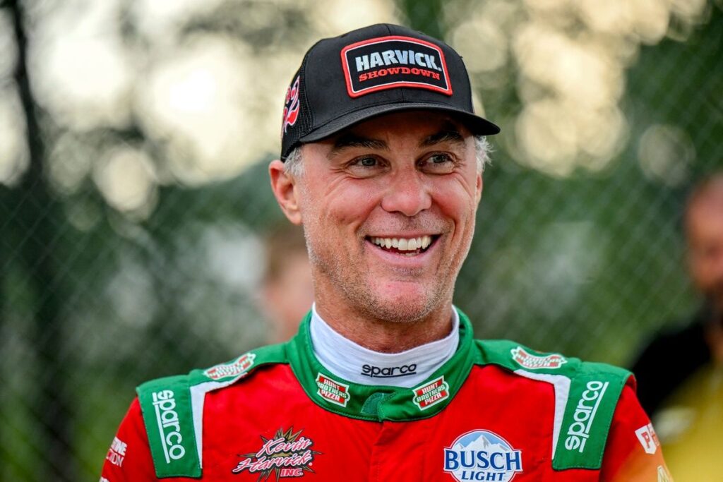Kevin Harvick Drops Bold Prediction for Michael Jordan-Denny Hamlin’s ‘Dangerous’ 23XI Ahead of Phoenix Kevin Harvick Drops Bold Prediction for Michael Jordan-Denny Hamlin’s ‘Dangerous’ 23XI Ahead of Phoenix
