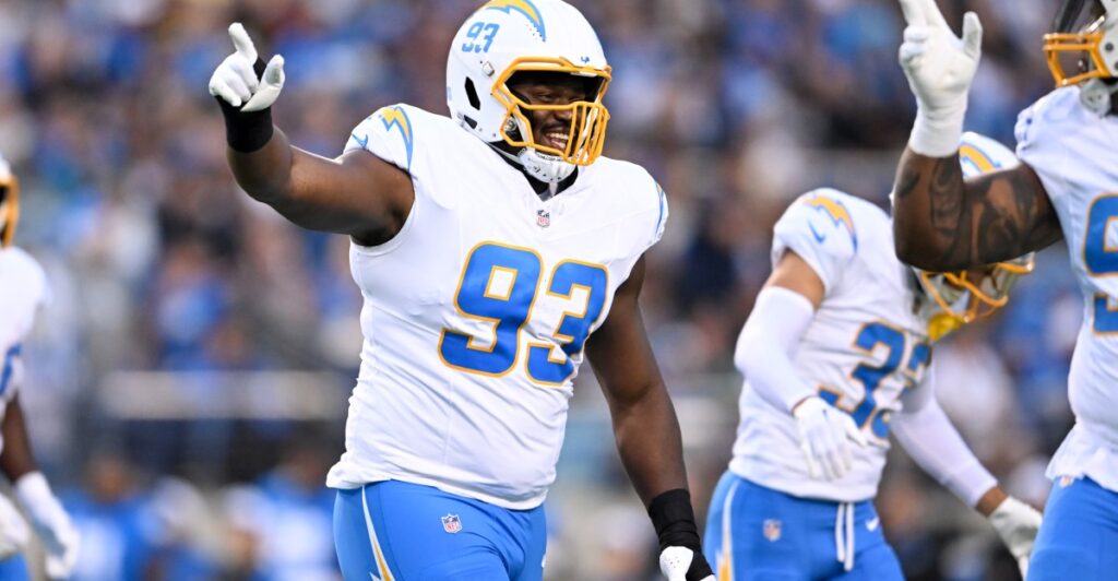 Cowboys agree to terms with NT Otito Ogbonnia on 1-year deal