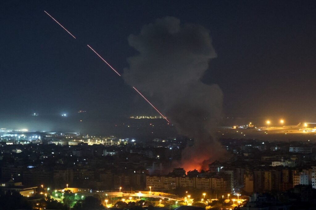 US-Iran War Highlights | Trump says Iran deal not imminent as US, Israel intensify strikes on Isfahan US-Iran War Highlights | Trump says Iran deal not imminent as US, Israel intensify strikes on Isfahan